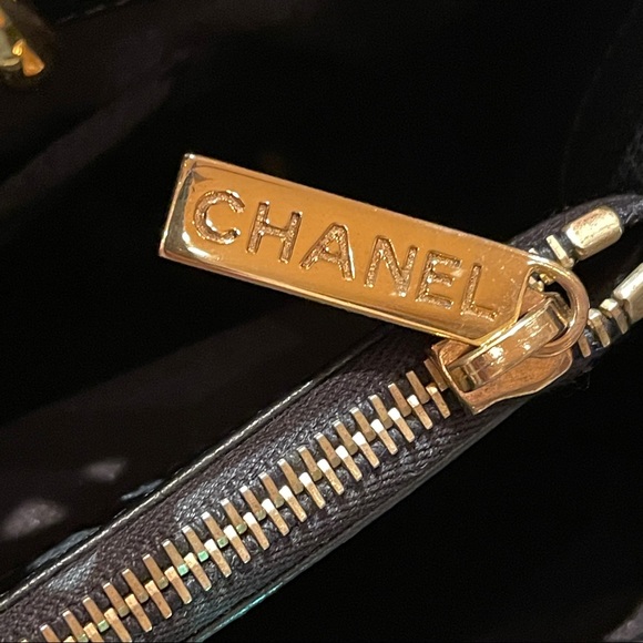 Chanel Black Caviar Grand Shopping Tote - Picture 14 of 16